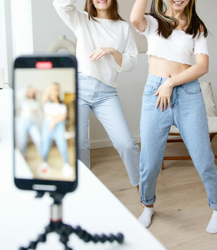 “A Little Part Inside Me Dies”: 50 Things People Judge Others For Without Even Being Sorry