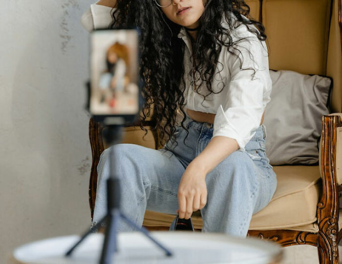 “A Little Part Inside Me Dies”: 50 Things People Judge Others For Without Even Being Sorry