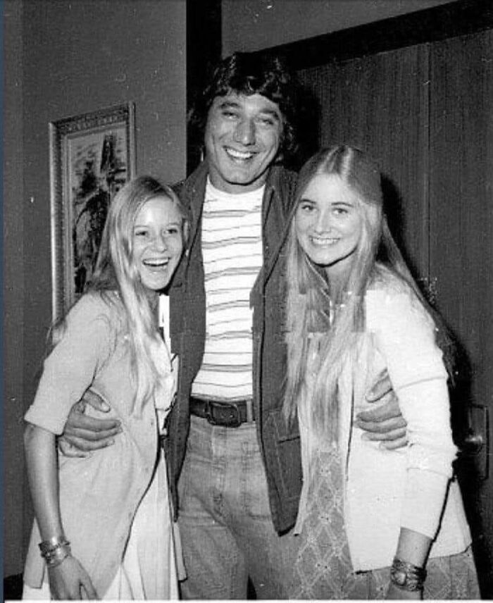 Two Brady Girls And Joe Namath
