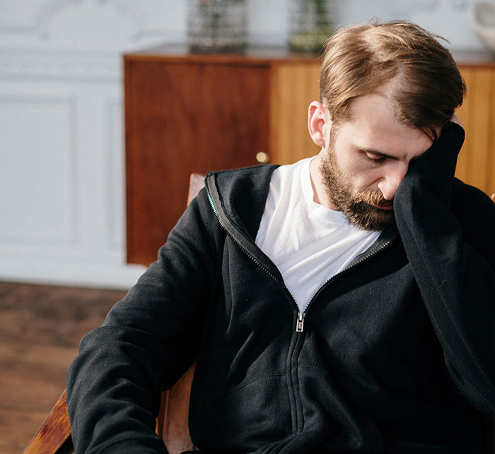 Man Has Had It With GF Controlling His Finances, Dumps Her When She Says His Sister Is Scamming Him