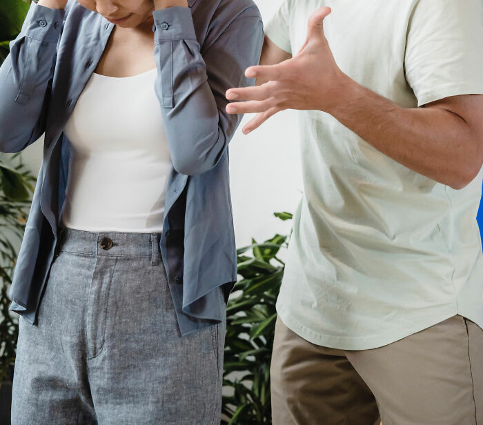 "What Screams 'We Are Not Going To Last Long' For Couples?" (50 Answers)