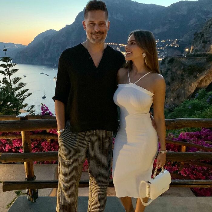 Sof&iacute;a Vergara Breaks Up With Husband, Fans Suspect Something Was Up