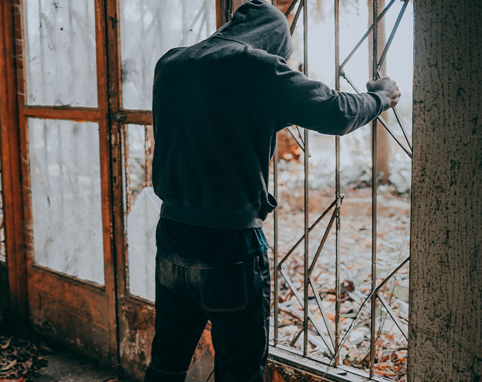 "Knock Before Entering": 29 Men Give Moms Advice On Raising A Boy