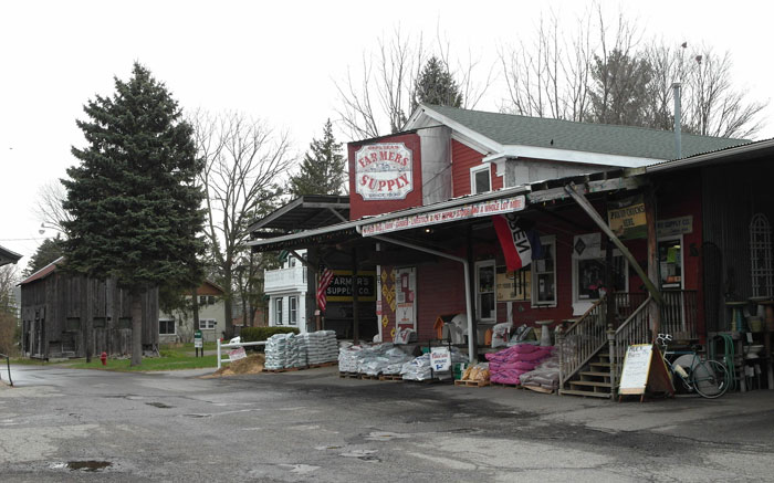 Karen Feels Humiliated Because A Customer Who She Mistook For An Employee Refused To Apologize