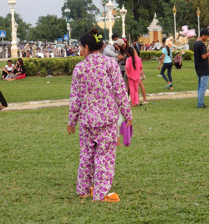 Guy Is Annoyed With Neighbor&rsquo;s Late Evening Chats On The Phone By His Window, Chooses Pettiness