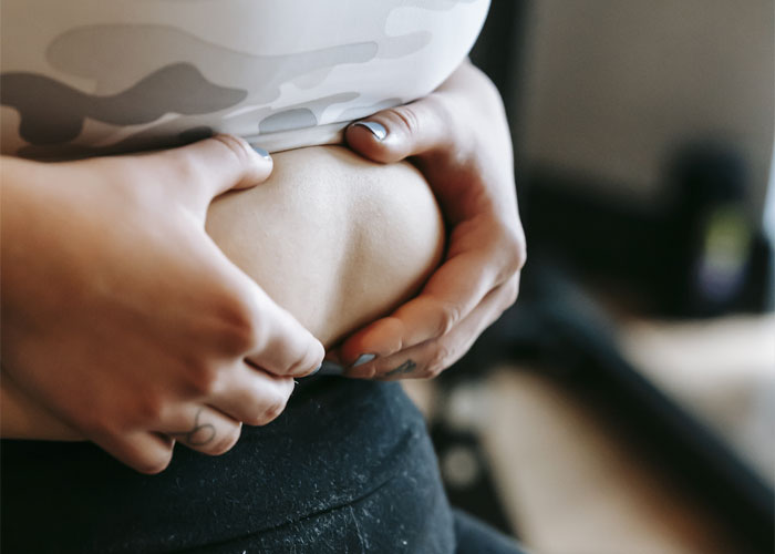 Woman Demands Sister Cover Up Her Bikini, Throws A Fit When She Refuses