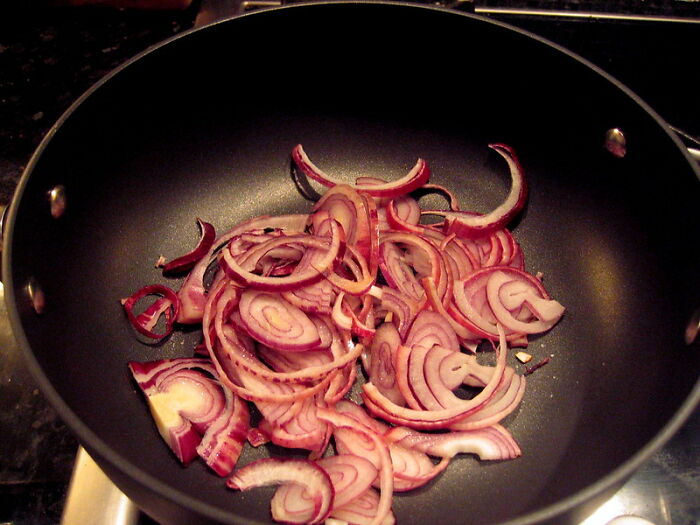 "Kylie Jenner Ramen 'Recipe'": 30 Stupid Food Trends Started On Social Media, According To Folks Online