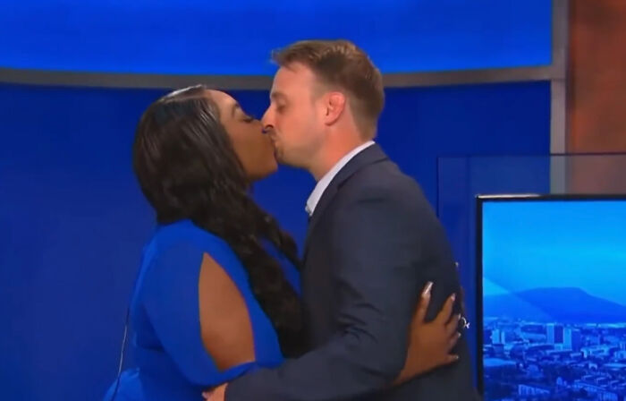 News Reporter Stunned As Boyfriend Plans A Surprise Proposal On Set News Reporter Stunned As Boyfriend Plans A Surprise Proposal On Set