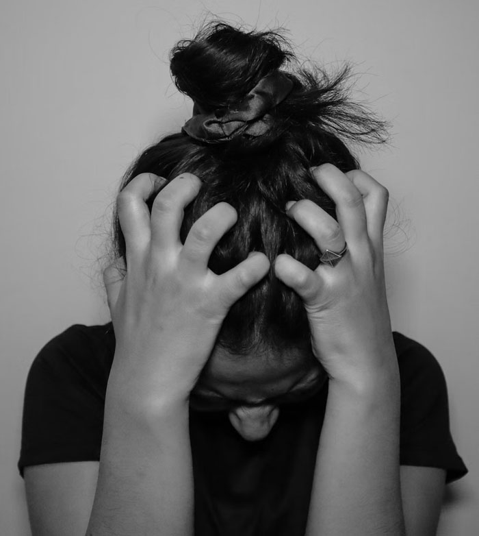 Women Demand Younger Passenger Give Up Her Seat, Regret It After Conductor Gets Involved Women Demand Younger Passenger Give Up Her Seat, Regret It After Conductor Gets Involved