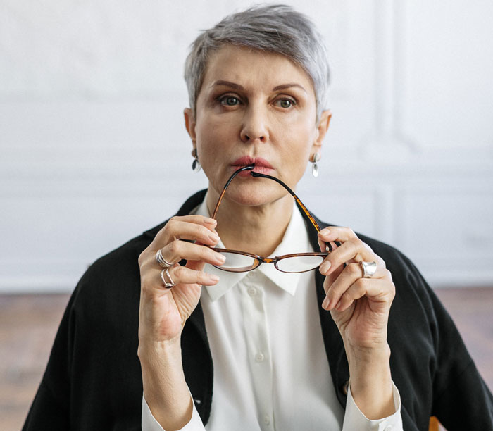 Guidance Counselor Is Shocked This Student Doesn't Recognize Her, But It's All Part Of Revenge