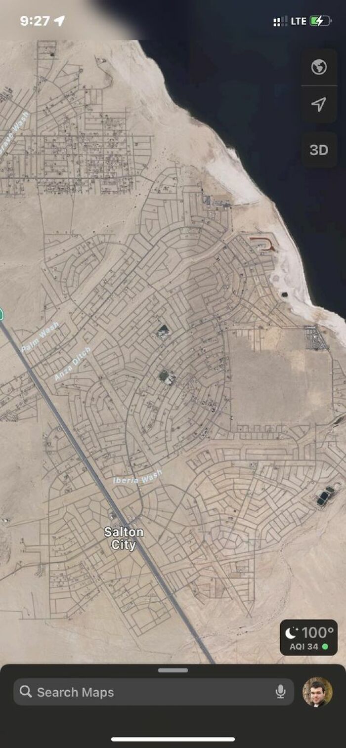 All The Empty Streets, No Houses…. Nw Coast Of The Salton Sea. So Weird!