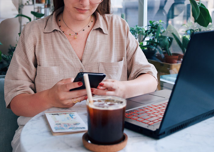 30 Rich Women Who Work From Home Share What They Do For A Living