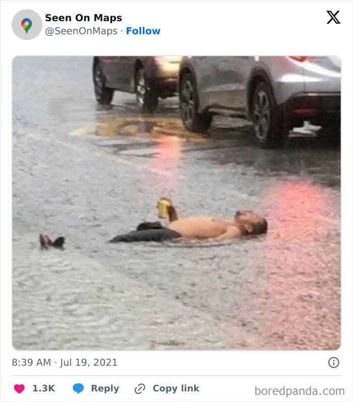 40 Of The Silliest Things That Were Ever Captured On The Streets