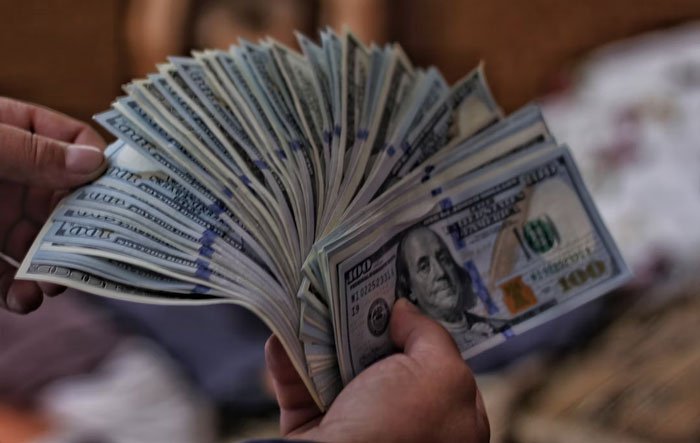 26 People Share The Biggest Financial Mistakes They've Seen Someone Make