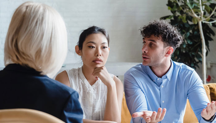 “Zero Social Awareness”: 30 People Reveal The Thing They Hate About Their In-Laws