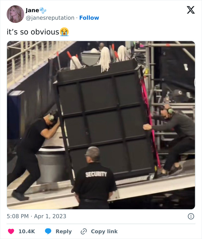 &ldquo;That&rsquo;s What Makes Her So Amazing&rdquo;: Taylor Swift&rsquo;s Seriously Nerdy Letterhead Is Going Viral