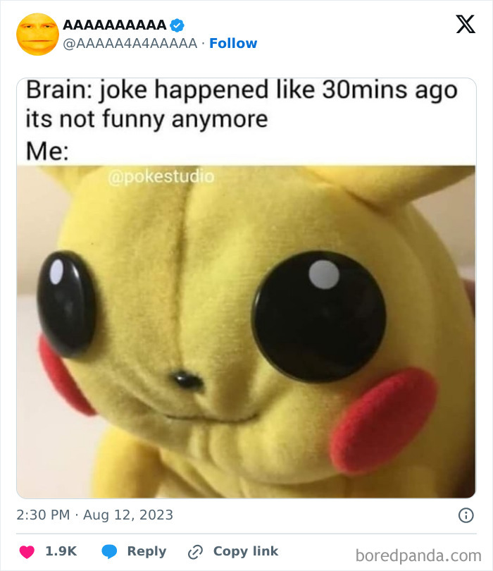 Yellow plush toy with wide eyes, captioned with a humorous meme about jokes not being funny after 30 minutes.