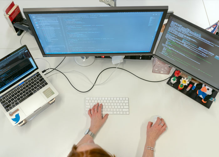 30 Rich Women Who Work From Home Share What They Do For A Living