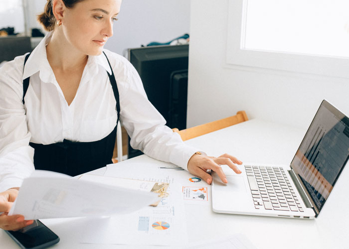 30 Rich Women Who Work From Home Share What They Do For A Living