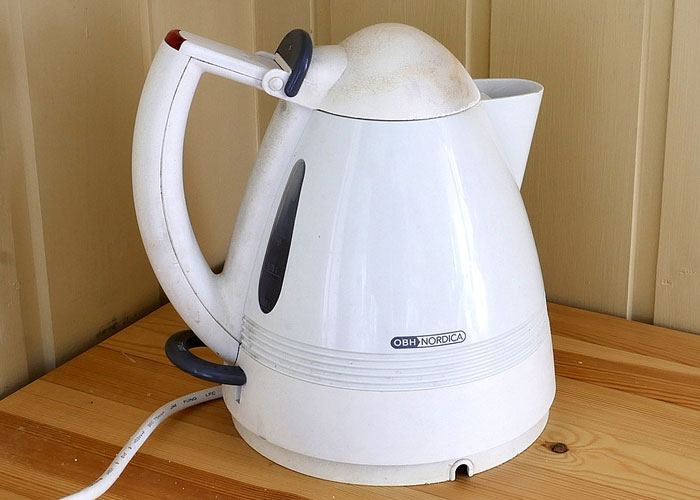 Woman Goes Viral With 50 ‘Socially Acceptable’ Things In The UK That Would Confuse Americans