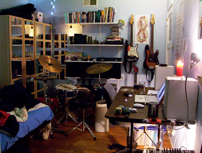 Mom Of 2 Freaks Out When Her SIL Makes Her Sons Cry For Disturbing Her Late Son&rsquo;s Room