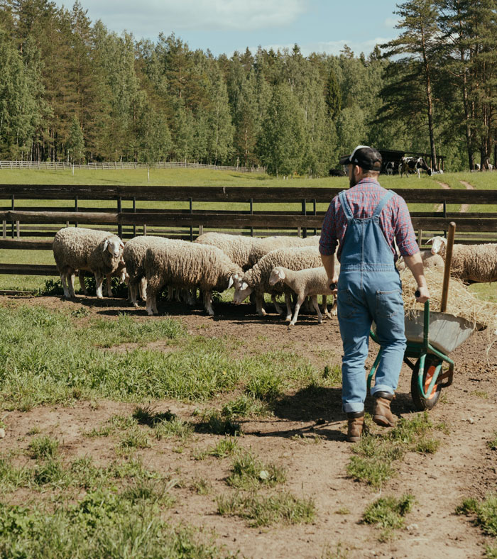 Karen Feels Humiliated Because A Customer Who She Mistook For An Employee Refused To Apologize