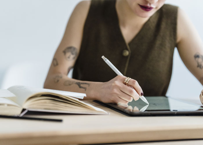 30 Rich Women Who Work From Home Share What They Do For A Living