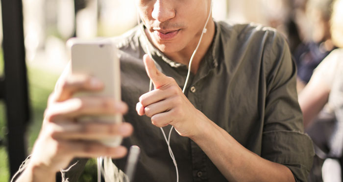 Woman Consults Online Community On Whether She Should Do A Background Check On Her Boyfriend