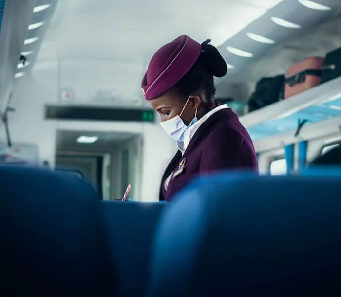 Women Demand Younger Passenger Give Up Her Seat, Regret It After Conductor Gets Involved Women Demand Younger Passenger Give Up Her Seat, Regret It After Conductor Gets Involved