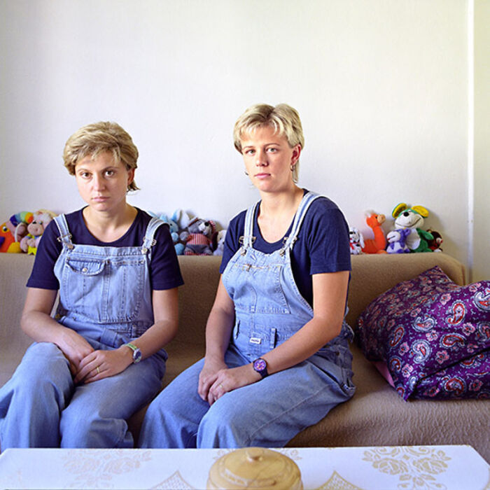 Photographer Transforms To Join Other Strangers' Family (72 New Pics)