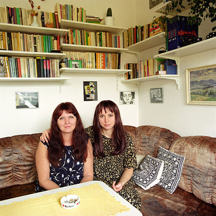 Photographer Transforms To Join Other Strangers' Family (72 New Pics)