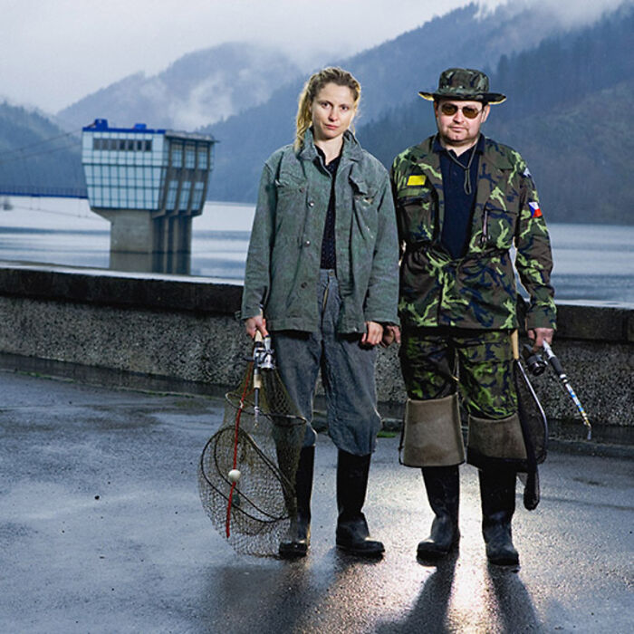 Photographer Transforms To Join Other Strangers' Family (72 New Pics)