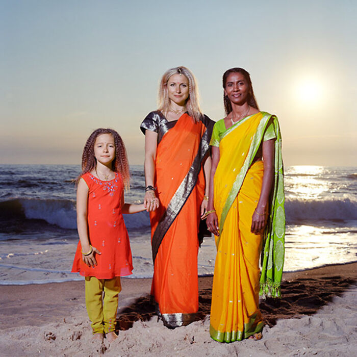 Photographer Transforms To Join Other Strangers' Family (72 New Pics)