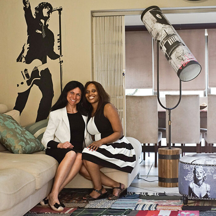 Photographer Transforms To Join Other Strangers' Family (72 New Pics)