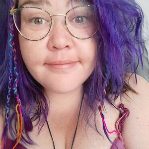 kissing-crimson avatar