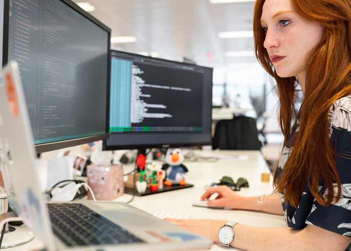 30 Rich Women Who Work From Home Share What They Do For A Living