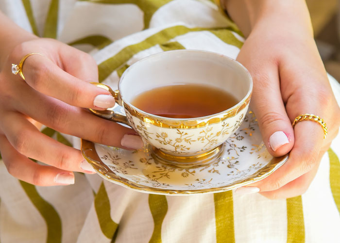 Woman Goes Viral With 50 ‘Socially Acceptable’ Things In The UK That Would Confuse Americans