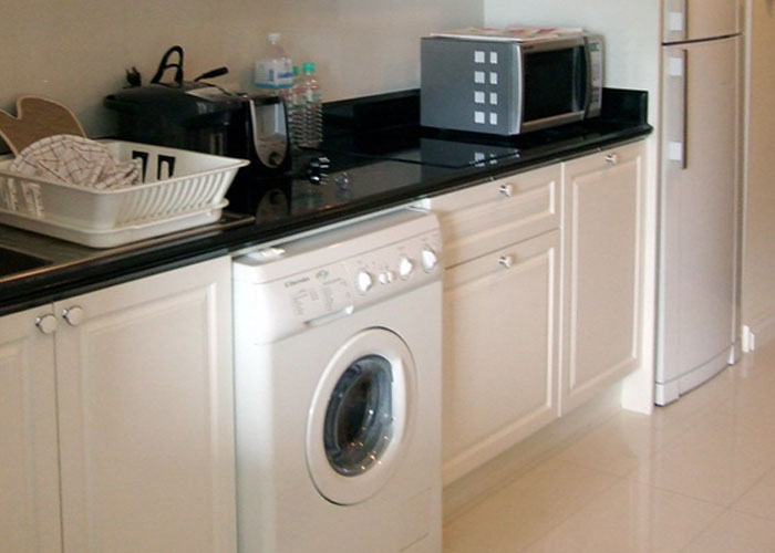 Woman Goes Viral With 50 ‘Socially Acceptable’ Things In The UK That Would Confuse Americans