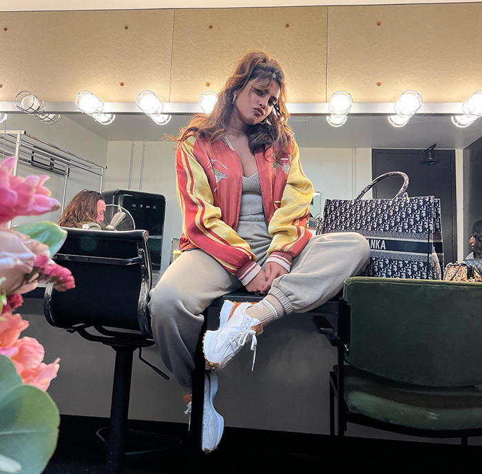 Vice President Kamala Harris Makes People React After Attending Beyoncé Show In A Gold Shirt Vice President Kamala Harris Makes People React After Attending Beyoncé Show In A Gold Shirt