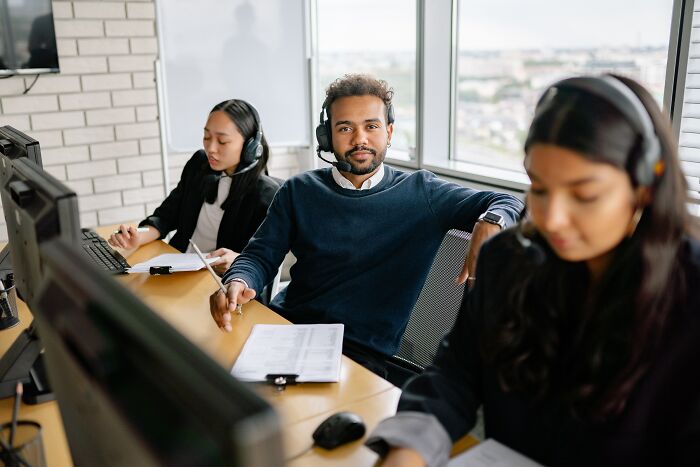 30 Stories Of Why People Got Kicked Out Of Their Jobs