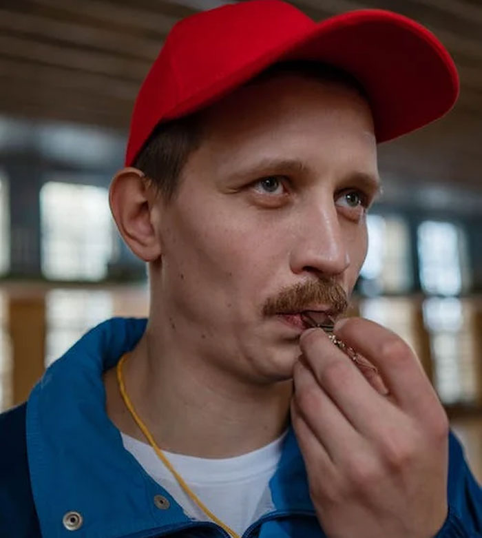 GF Finds A Perfect Way To Embarrass P.E. Teacher For Berating Her BF For His Period