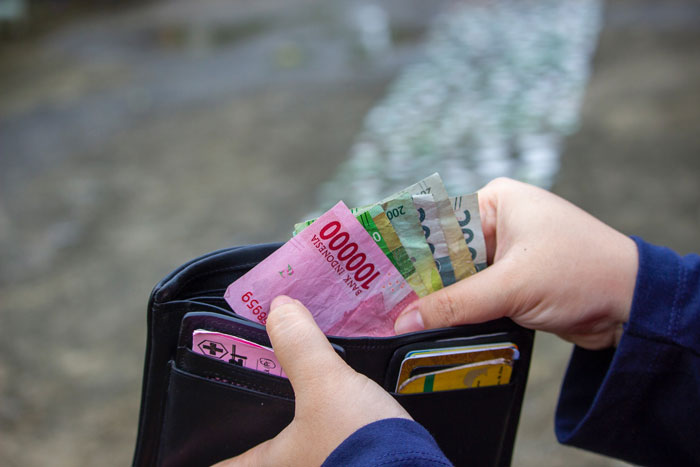 Woman Makes Office 'Gossip Girl' Cry After She Kept Asking Her About Her Husband's Salary