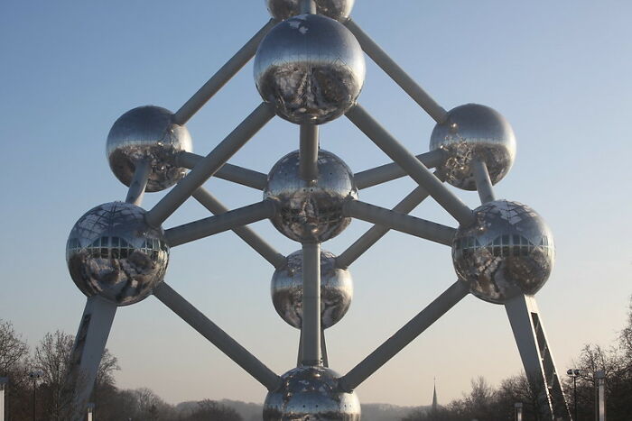 30 "Now-False Facts" That Were Really Taught In Schools, But Did Not Stand The Test Of Time