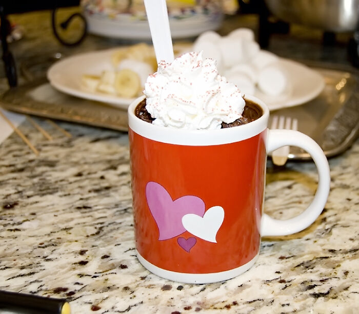 "Kylie Jenner Ramen 'Recipe'": 30 Stupid Food Trends Started On Social Media, According To Folks Online