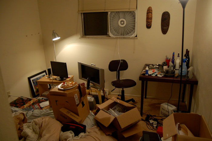 Guy Gets Petty Revenge On Scumbag Neighbor Who Robbed Him In The Most Unique Way