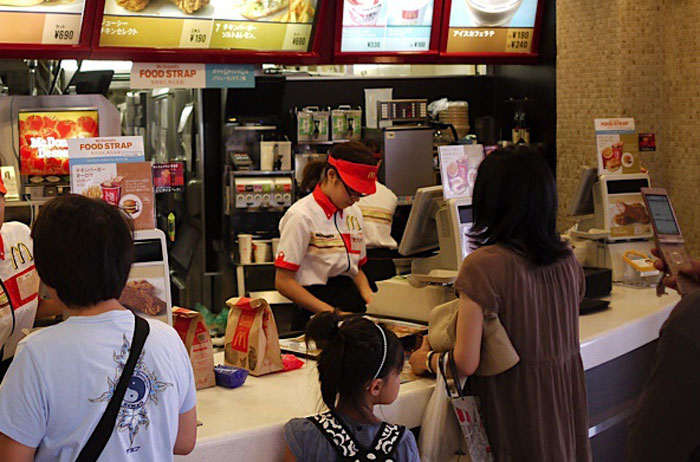 Netizens Are Cracking Up At This Guy's Story Exposing His Wife Being Slow While Picking Fast Food