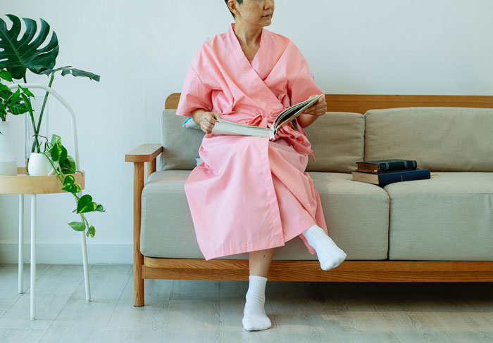 Family Drama Ensues After Wife Keeps Trying To Make MIL Like Her, Husband Tells Her She Never Will