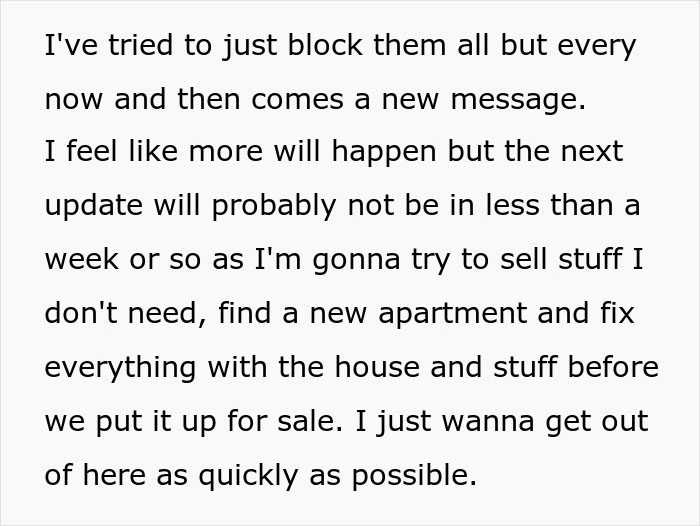 Guy 'Pranks' His GF Of 5 Years With A Fake Proposal, Cries When She Dumps Him Guy 'Pranks' His GF Of 5 Years With A Fake Proposal, Cries When She Dumps Him