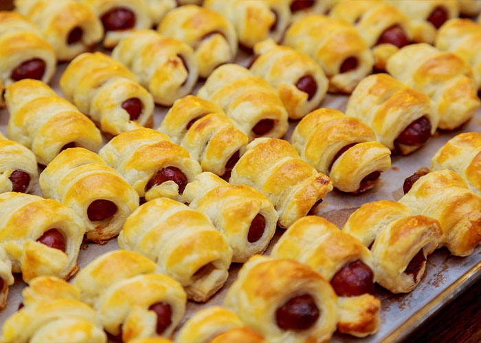 Man Blasts Coworker&rsquo;s Choice Of Wedding Food, Calls It &ldquo;White Trash&rdquo;