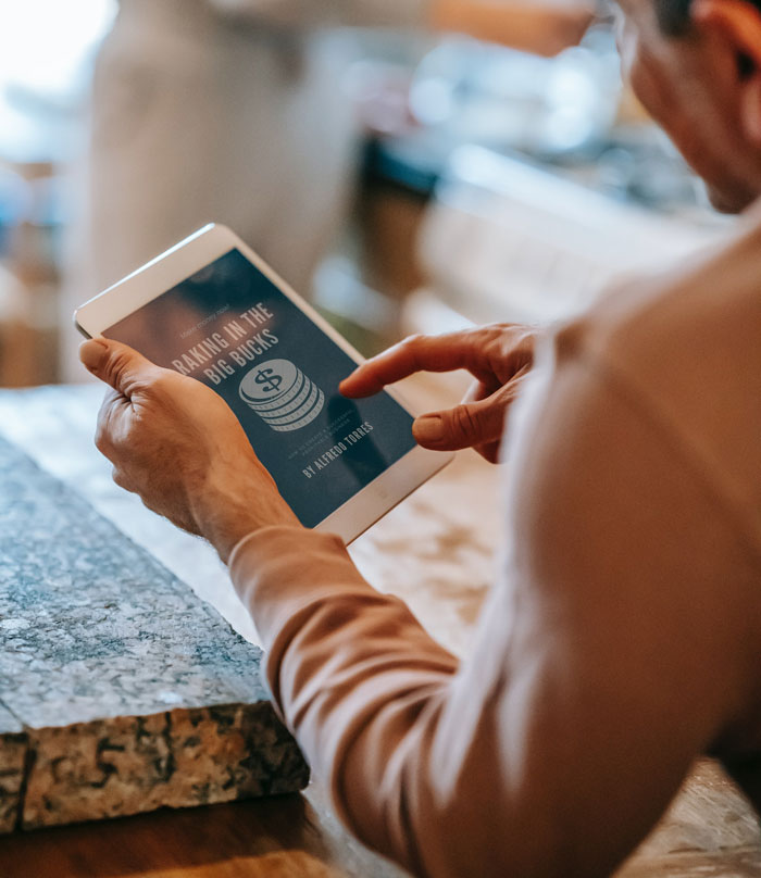 Woman Is Asked To Return $1.2k Refund, She Reminds Them How They Yelled At Her To Keep It Woman Is Asked To Return $1.2k Refund, She Reminds Them How They Yelled At Her To Keep It